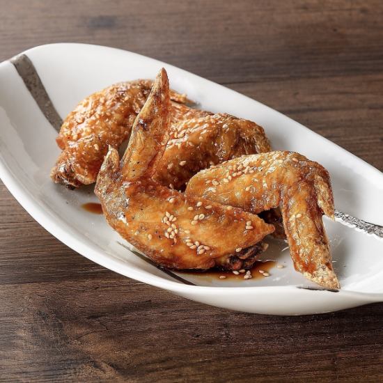 Enjoy a wide variety of Nagoya specialties ☆ The popular chicken wings go perfectly with alcohol