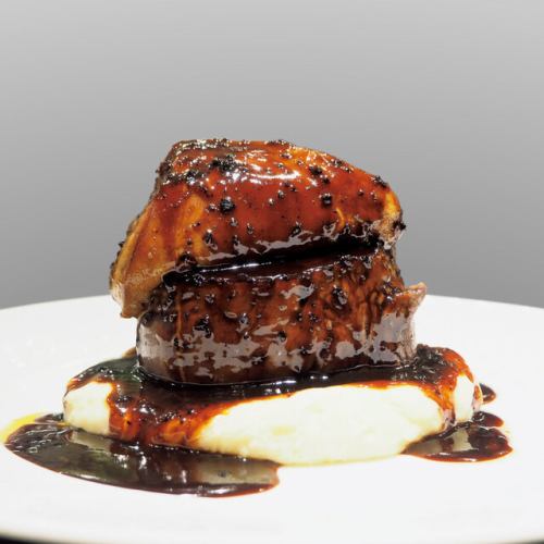 Rossini-style foie gras and beef fillet (limited quantity)