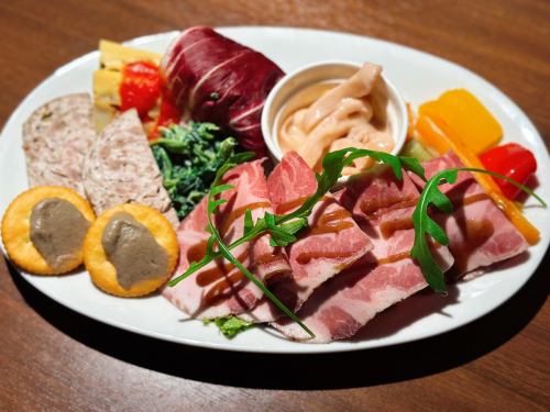 Assortment of 7 types of appetizers