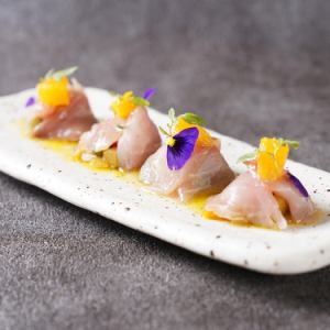 今日新鮮魚類菜餚，由高知縣漁港直送