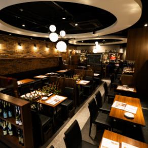 Our table seats are suitable for a variety of occasions, from everyday use to special anniversaries.