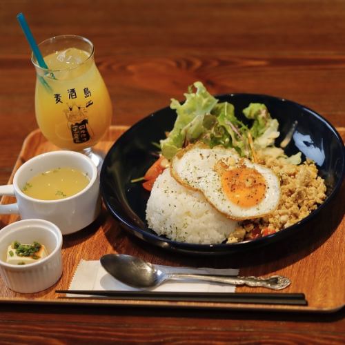 雞肉蔬菜加寶飯