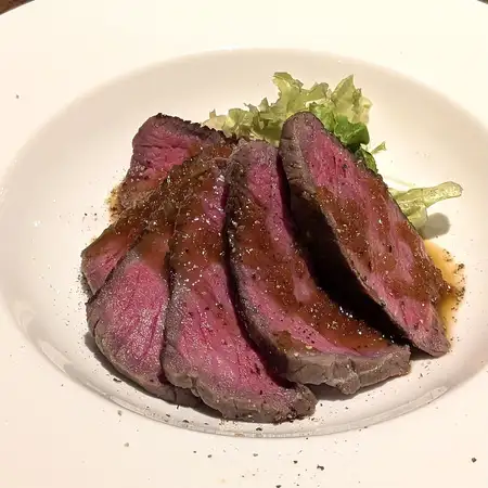 【2日前予約】岡山県産牛ローストビーフ、5種の樽生ビールを含む約60種ドリンク飲放とフード7品