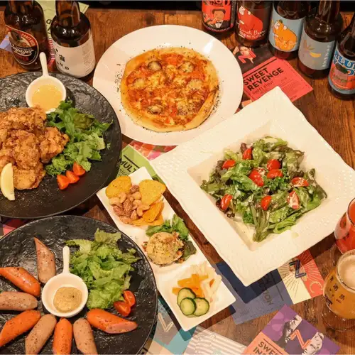 【豪華套餐】所有種類的精釀啤酒 + 60 種其他飲品，120 分鐘暢飲 + 7 道菜（含烤牛肉）