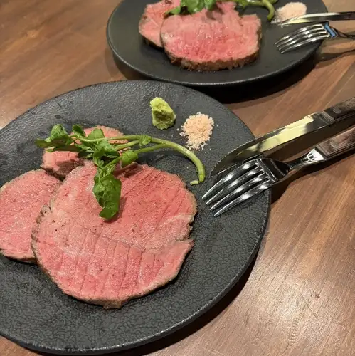 [2]“国産牛”極上ローストビーフ 100g/200g
