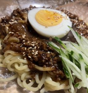 ジャージャー麺