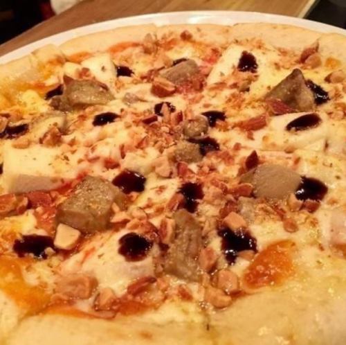 フォアグラとカマンベールチーズのピッツァ