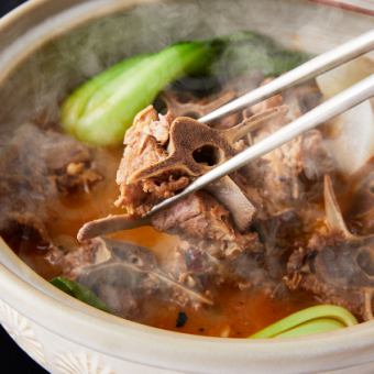 【2時間】ラム食べ放題Bコース◆羊蜴子をはじめ、鶏肉や豚、野菜、キノコもお替り自由！