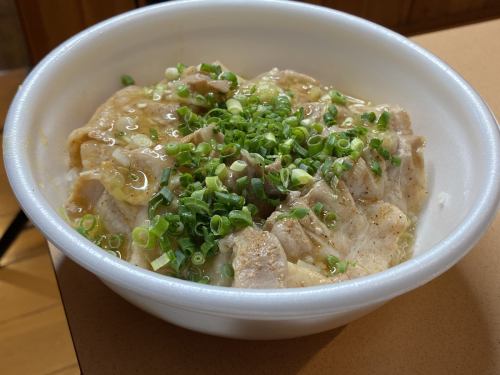 Green onion salt pork rice bowl bento