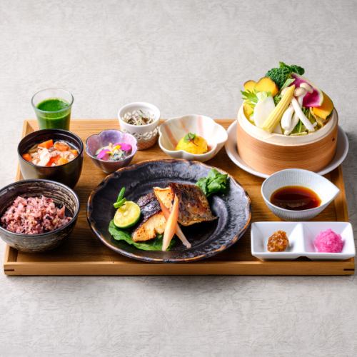 カラダに優しい"一汁六菜"