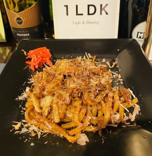 満点！特製旨辛ダレのホルモン焼きうどん