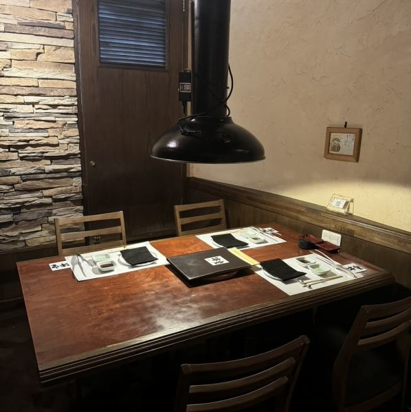 店内は和の趣を感じさせる落ち着いた色合いでまとめられ、清潔感と高級感を兼ね備えています！アクセスも良く、徒歩圏の駅から向かいやすい立地で大変便利！オーダーや相談に即応できる丁寧な接客が評判で、初めての方も安心♪生食認定店ならではの信頼感で、幅広いシーンに応えます◎