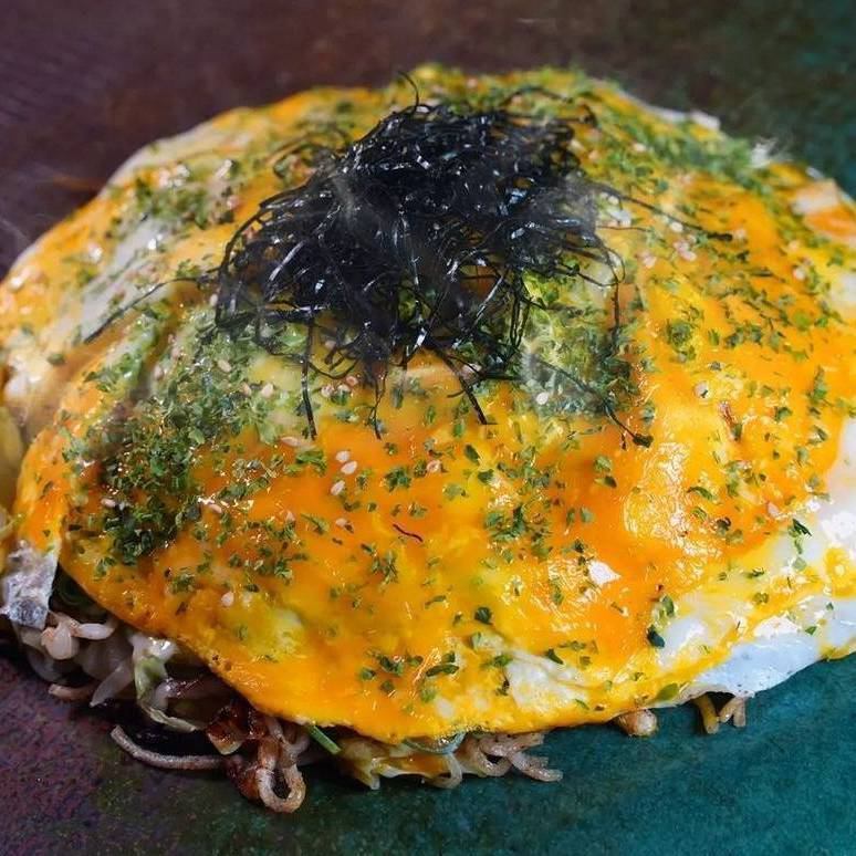 Akichanyaki (Okonomiyaki with natto)
