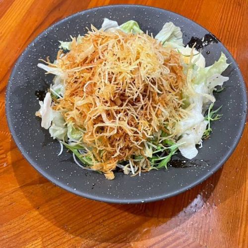 [Crispy texture and refreshing vegetable harmony] Crispy salad 650 yen (tax included)