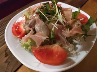 Raw ham salad [onion dressing]