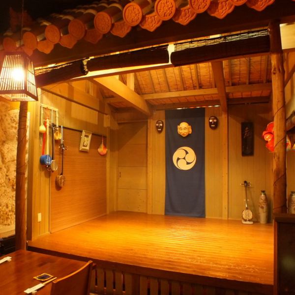 You can watch authentic "Ryukyu dance" performed on the stage at the back of the store! Please check when making a reservation ♪ You can feel the attention to detail not only in the interior but also in the construction of the stage ☆ Ikebukuro /West exit/Izakaya/Okinawa cuisine/Ryukyu cuisine//All-you-can-drink/Girls' night out/Dating/Entertainment.3 minutes walk from Ikebukuro station north exit, 5 minutes walk from west exit