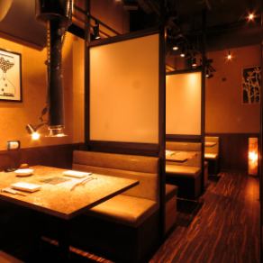 ゆったりとくつろげるテーブルで、極上の焼肉を満喫しよう！町田で人気の焼肉店。宴会や新年会、歓送迎会に最適な仕切り付きのテーブルをご用意しています。A5ランクの黒毛和牛を存分に味わえるお店で、飲み放題メニューも充実☆