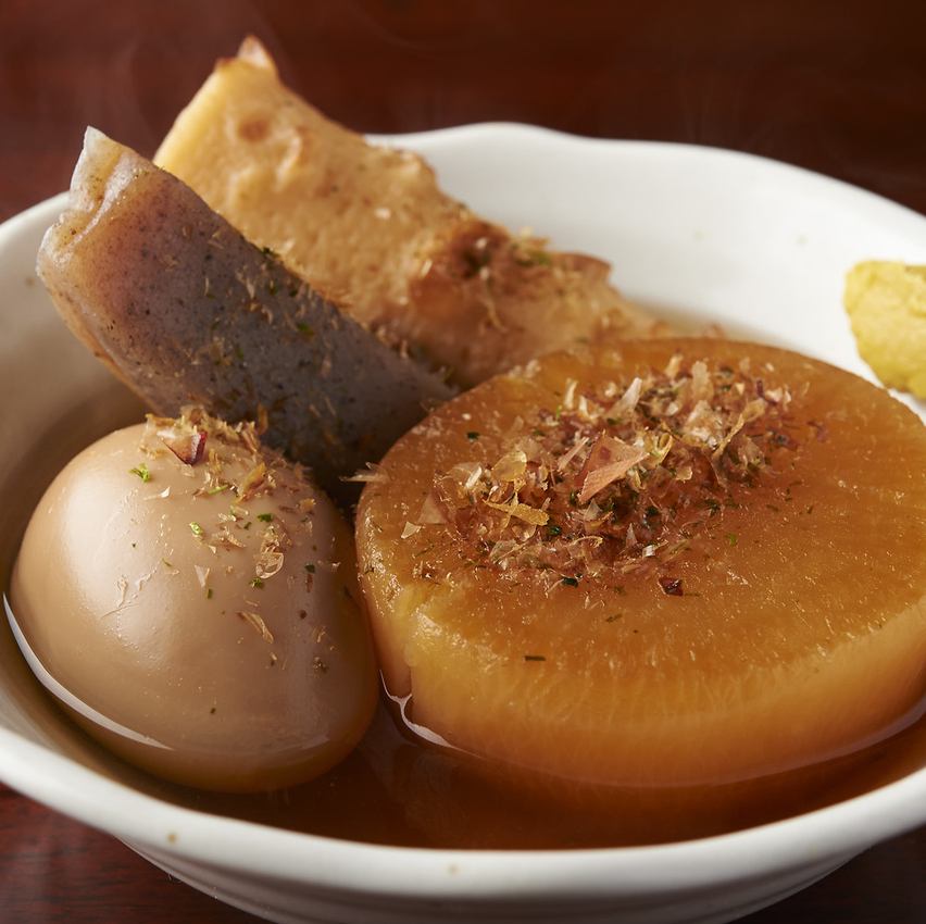 昔懐かしい昭和レトロな店内でこだわり炭火焼鳥・おでんに舌鼓☆