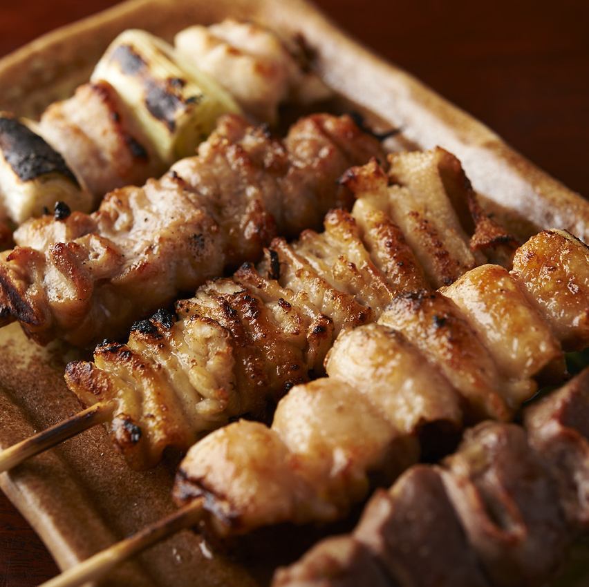 【炭火焼鳥・焼きとん】ジュワっと広がる肉の旨味がたまらない☆