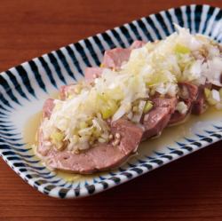 葱ぶっかけ牛レバー刺《低温調理》