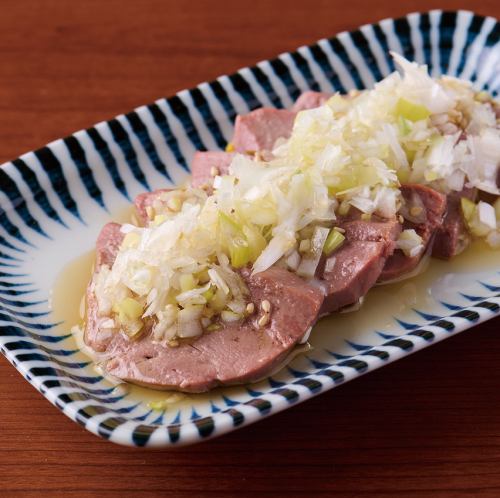 葱ぶっかけ牛レバー刺《低温調理》