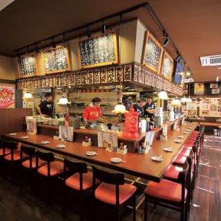 【한 분도 환영 ♪】 한층 활기 넘치는 카운터 좌석에서 편안한 저녁 시간.혼자서 바삭 마시고, 동료와 어깨를 나란히 조금 삼키기에 추천 ☆ 점내에는 TV 모니터도 설치하고 있으므로, 야구 관전도 즐길 수 있습니다!