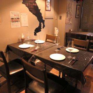 Table seats near the entrance.For meals after work and girls-only gatherings ◎