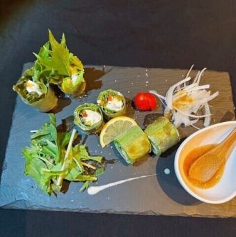 鶏とチーズの生春巻き