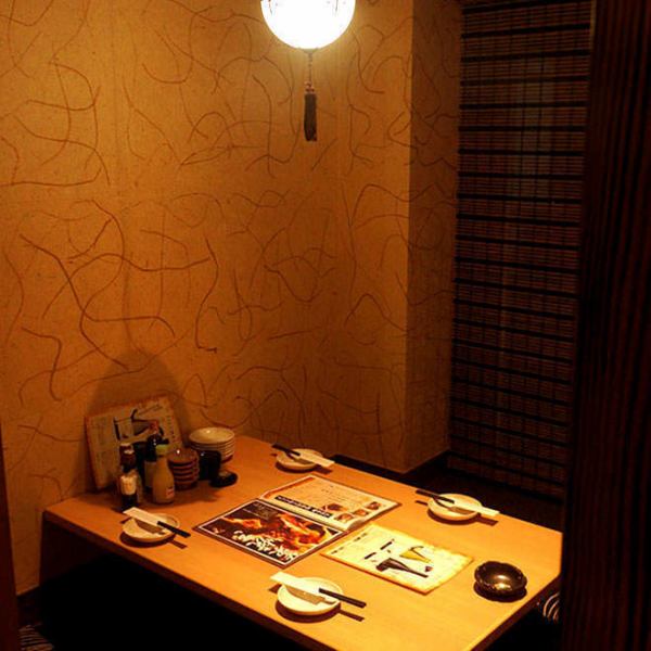 [Complete private room for 2 to 4 people] The tasteful Japanese space is perfect for entertaining, girls' parties, drinking parties, etc.You can stretch out your legs and relax in a completely private room with a sunken kotatsu table.