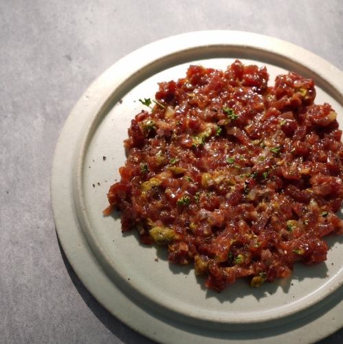 当店イチオシメニュー 『牛肉のタルタル』