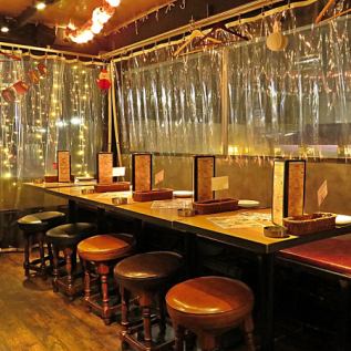 The casual yet stylish space is perfect for various parties such as girls' night out, group parties, and after-parties in the Shibuya area.