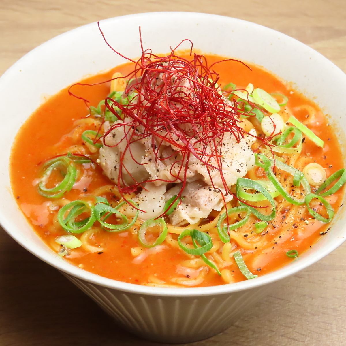 看板メニューの激辛はっちらーめん！ぜひお試しください！
