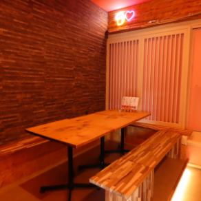 Table seating for up to 10 people