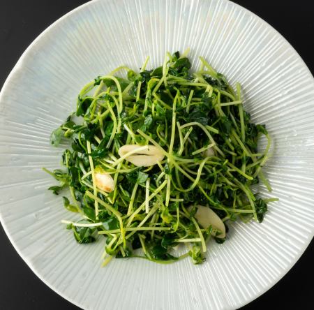 Stir-fried salted pea sprouts