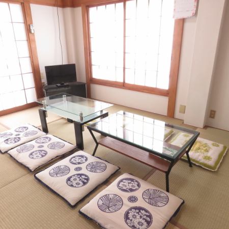 The 2nd floor is a tatami room and is reserved for private use.