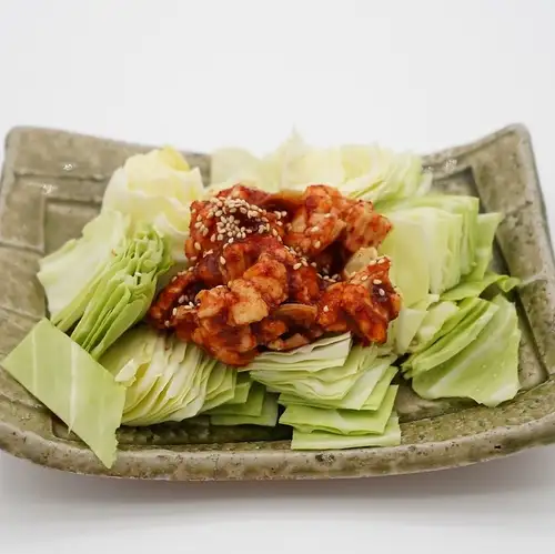 <Offal> Spicy cabbage with Wagyu offal/beef tongue