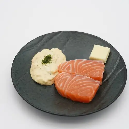 <Seafood Grill> Grilled salmon with tartar sauce / Lightly grilled marinated tuna