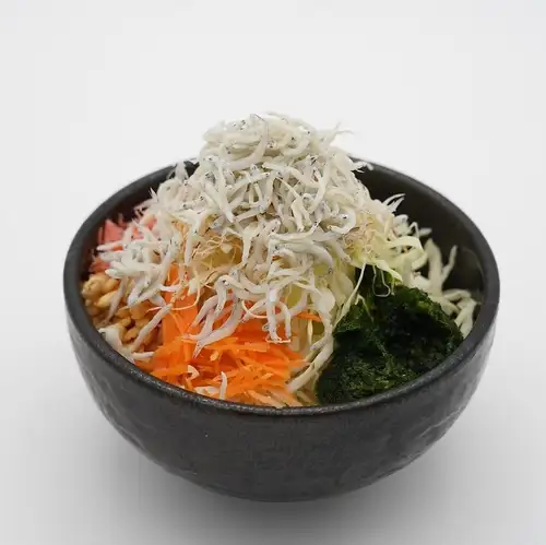 Boiled whitebait and raw seaweed monjayaki