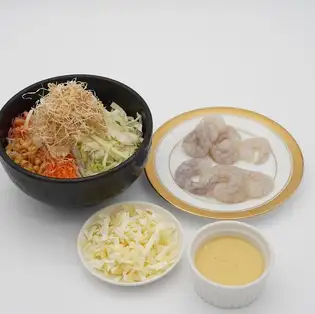 Shrimp, cheese, and mayonnaise monjayaki