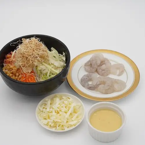 Shrimp, cheese, and mayonnaise monjayaki