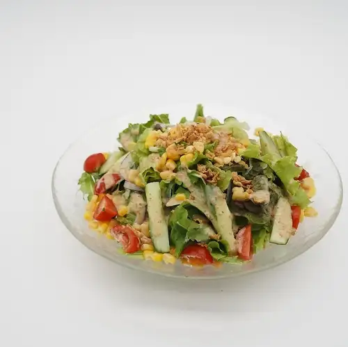 <Salads> Fresh vegetable salad / Caesar salad with soft-boiled egg