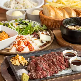 【年末派对套餐】木屐牛排套餐（含无限畅饮生啤）：5500日元 → 5000日元