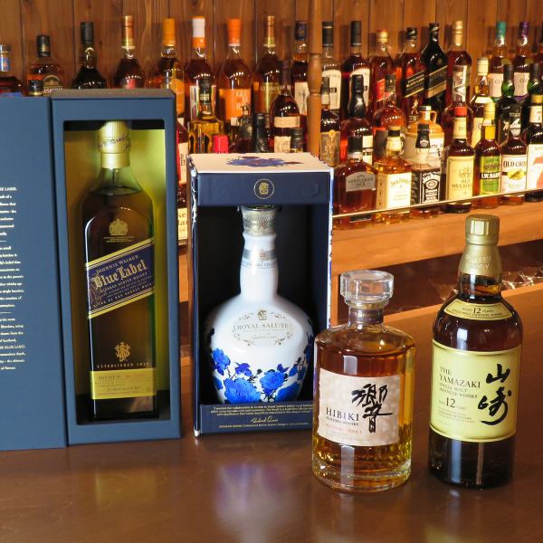 [Many whiskeys lined up in the store] A 3-minute walk from Akasaka Station.Marceau Akasaka offers a calm space for adults.Please find your favorite cup in the store where premium sake is also lined up.There are also plenty of cocktails that are happy for women.