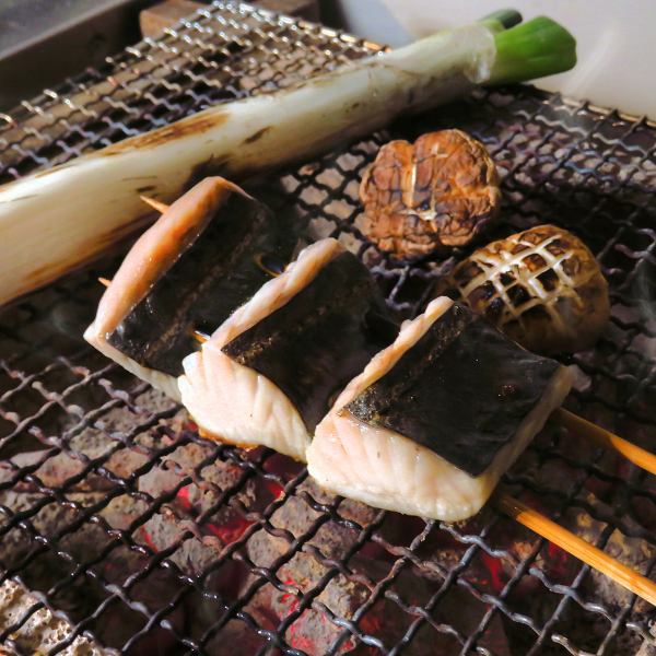 こだわりの炭火焼き料理もおすすめ！