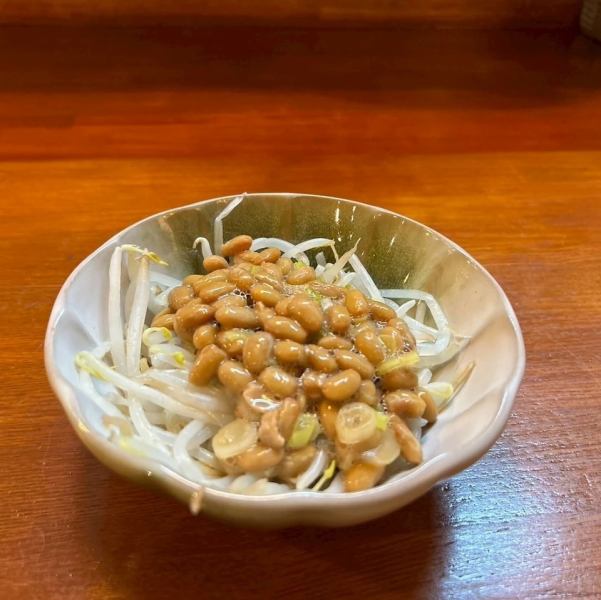 当店の人気メニュー！　もやし納豆