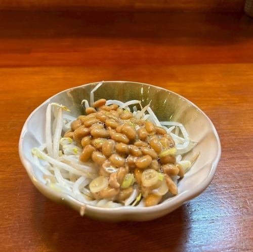 当店の人気メニュー！　もやし納豆