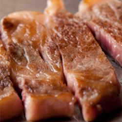 もつ煮込み/柔らかハラミステーキ