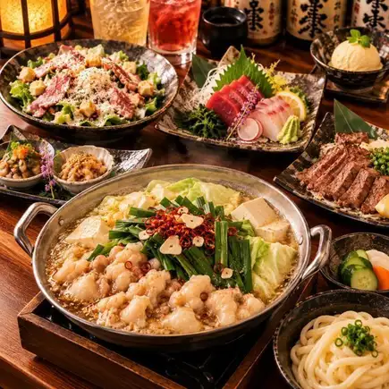 平成屋的「自選火鍋」菜單：內含內臟火鍋、海鮮火鍋、當地雞肉火鍋和烤牛舌 ◆8道菜◆ 4,500日圓 [2小時暢飲]