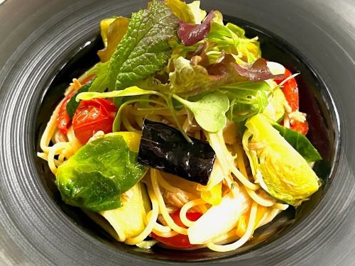 [Selectable set pasta] Tuna and garden vegetables Ortorana Japanese style with baby leaf