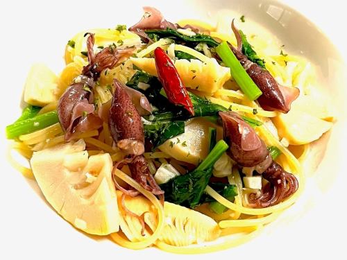 [Selectable set pasta] Peperoncino with firefly squid, green flower and bamboo shoots